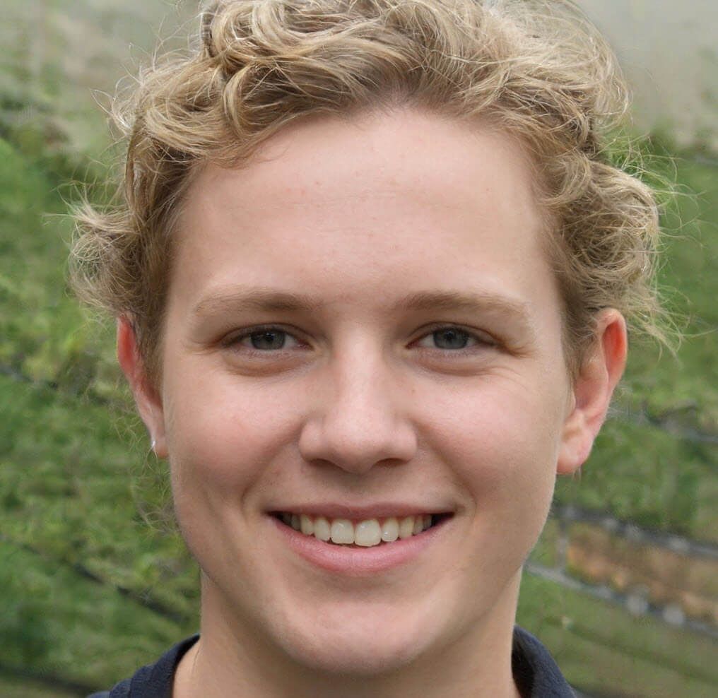 Carrie Weaver headshot